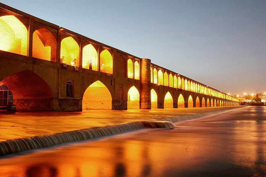 Tour to Sio-seh-pol Bridge , Isfahan Iran