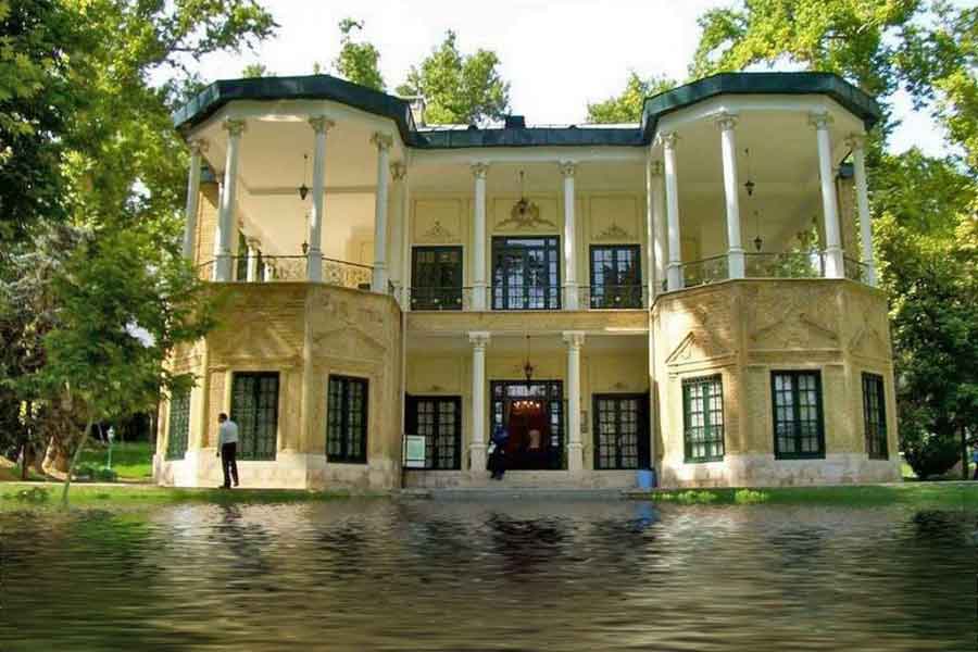 Tour to Niavaran Palace , Tehran Iran