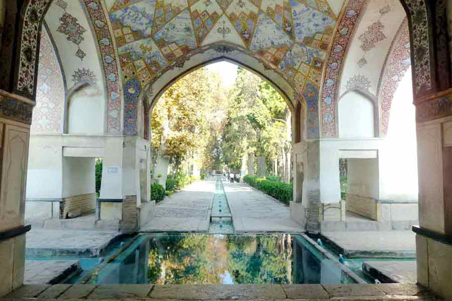 Tour to Fin Garden , Kashan Iran.