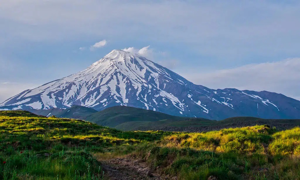 Hiking and Trekking tour in Iran. Damavand  Mountain