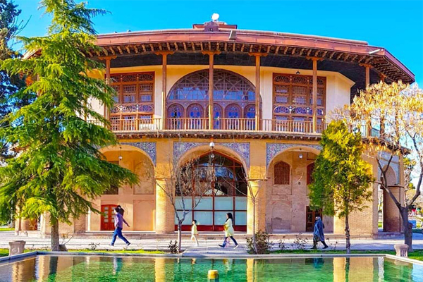 Tour to Ali Qapu Palace , Isfahan Iran. Inbound Persia Travel Agency.