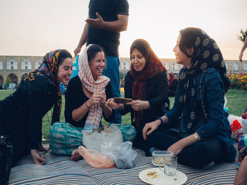 Is it safe for women to travel to Iran?