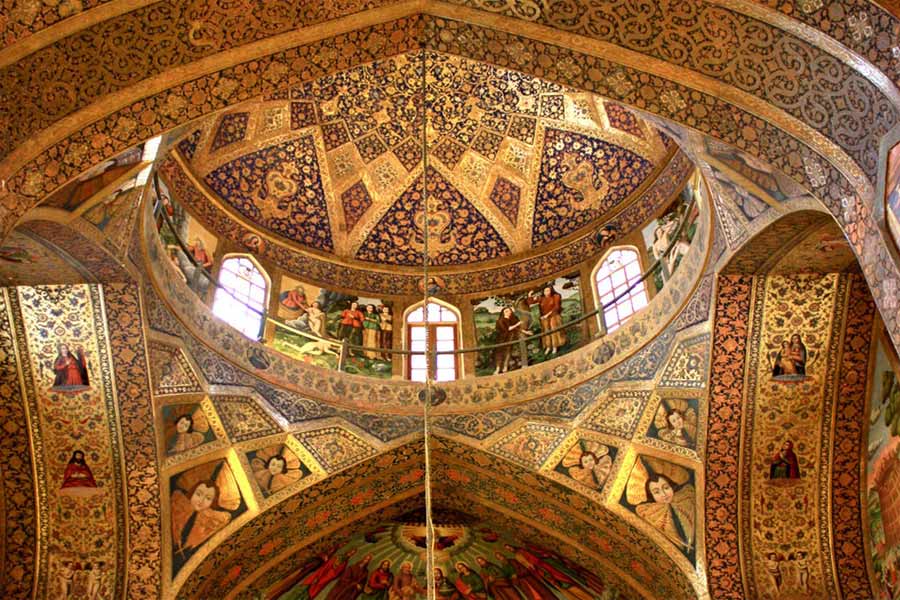 Tour to Vank cathedral church in Isfahan